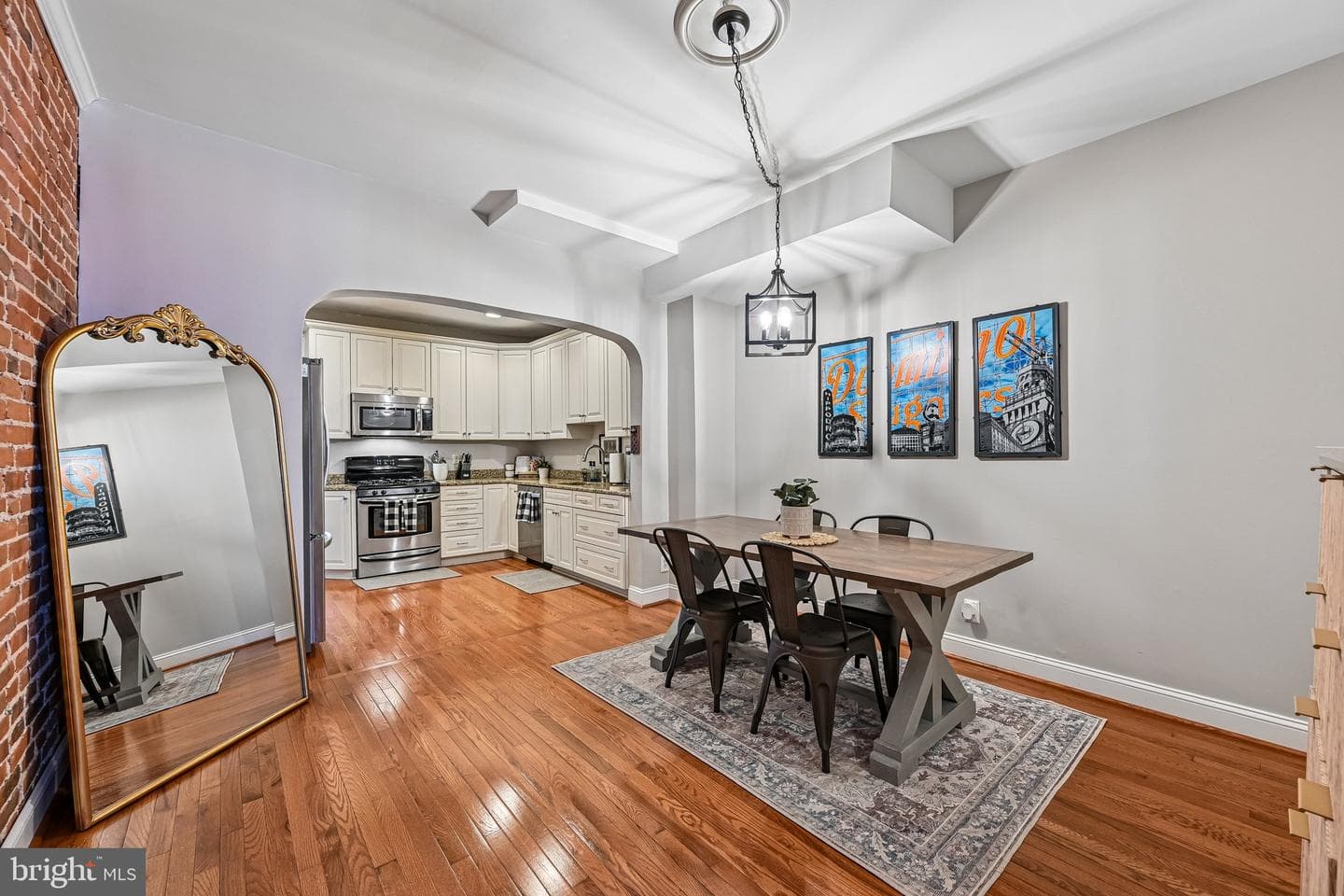 1113 W Cross Street W photo 9
