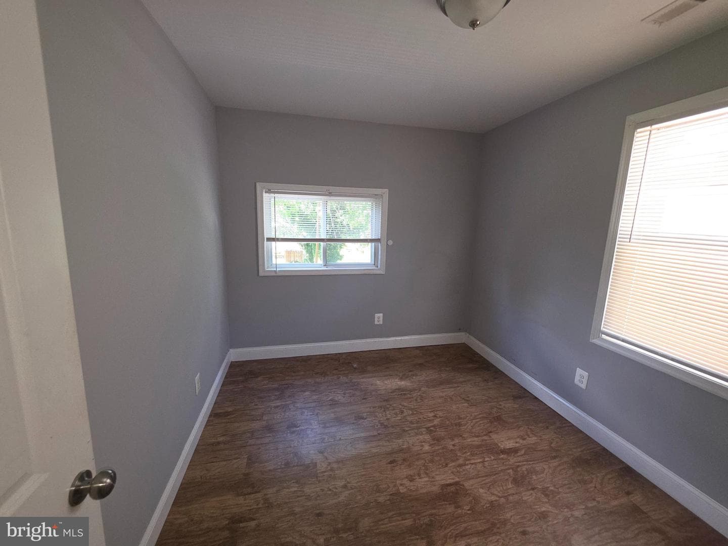 4002 Mortimer Avenue photo 19