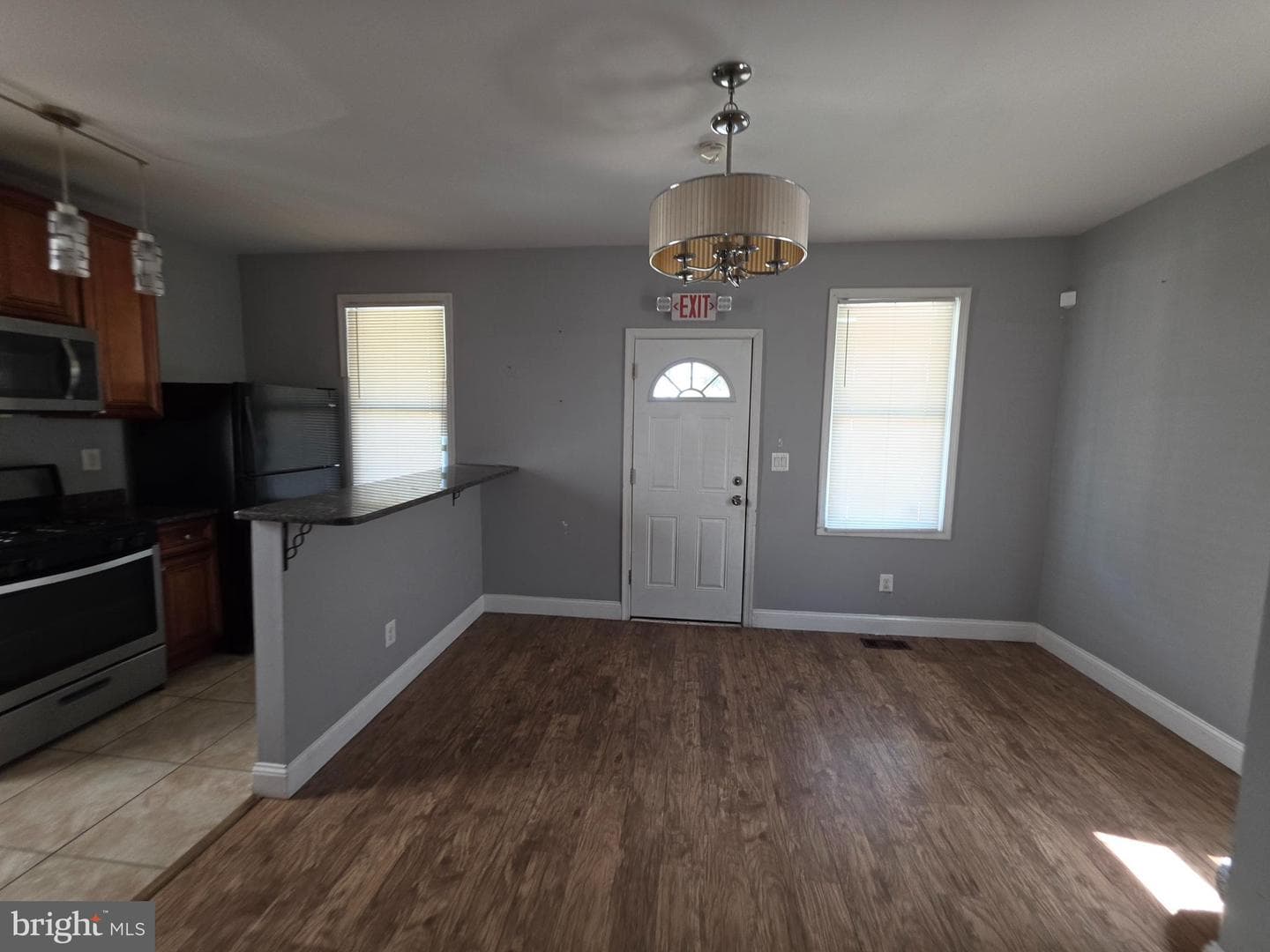 4002 Mortimer Avenue photo 4