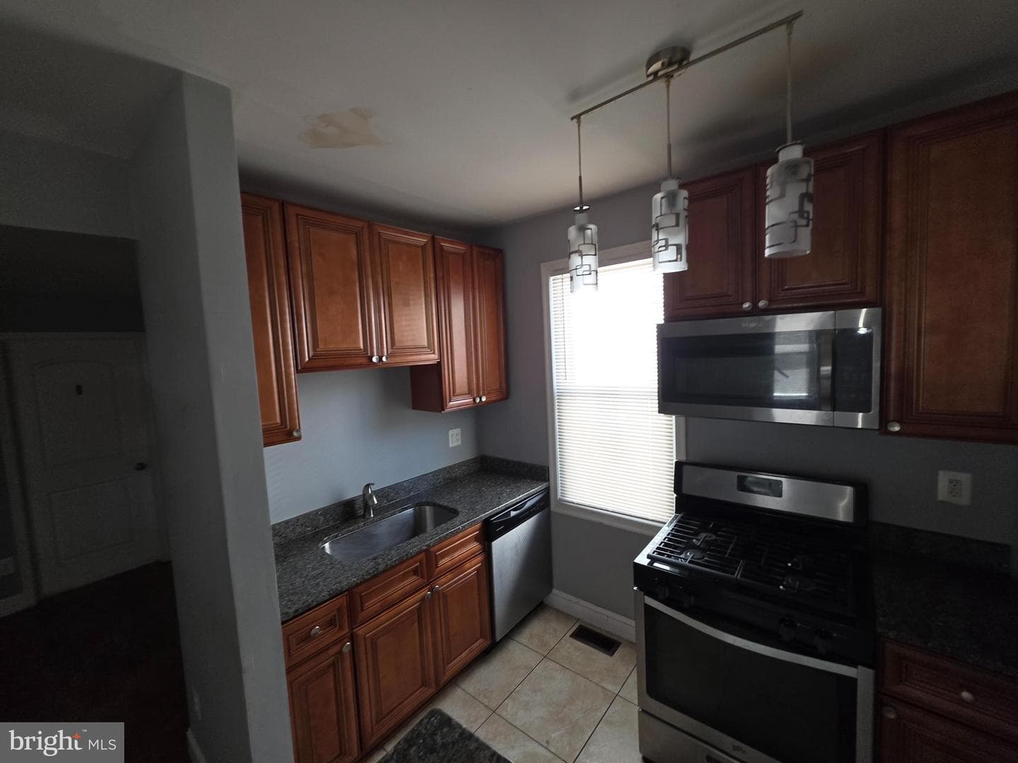 4002 Mortimer Avenue photo 8