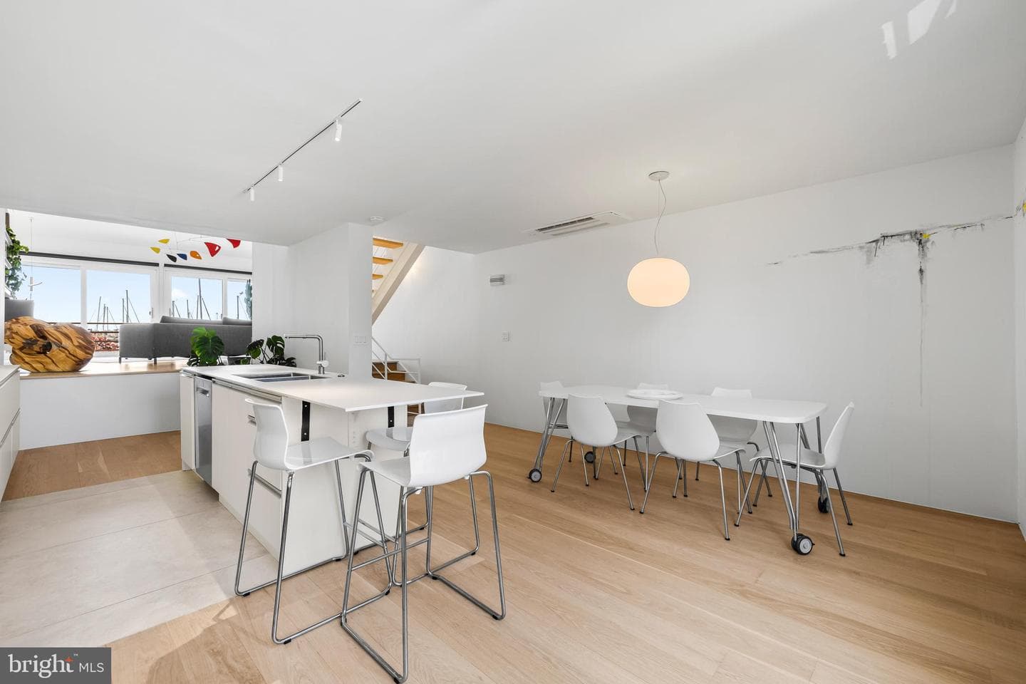 2439 Boston Street photo 7