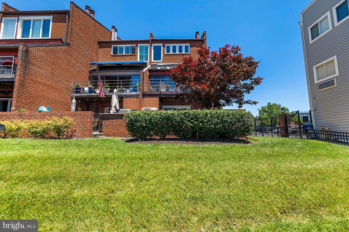 2439 Boston Street photo 72