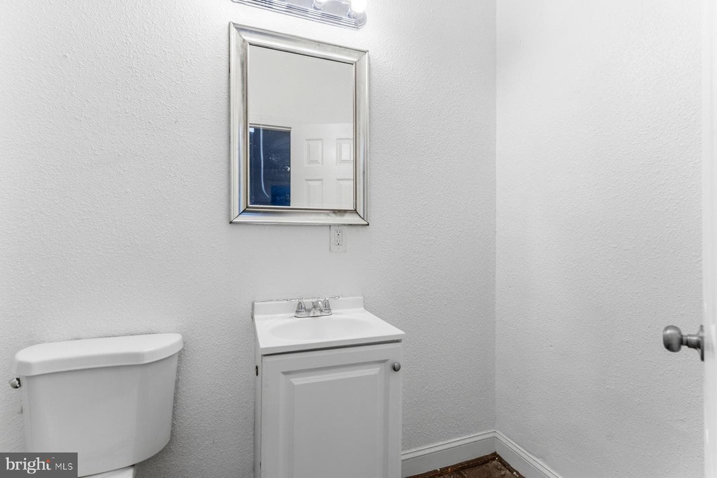 2542 W Fayette Street W photo 15