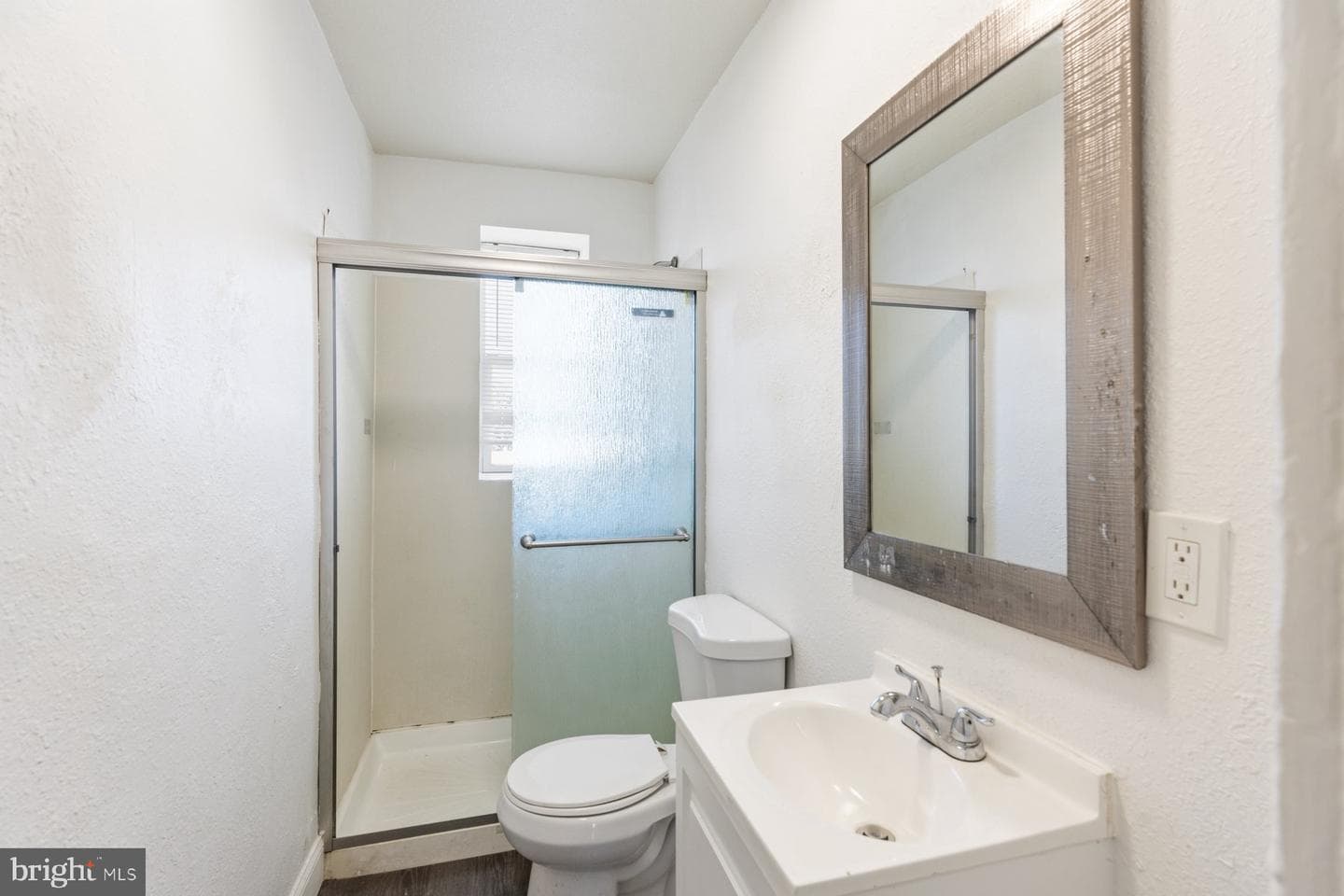 2542 W Fayette Street W photo 17