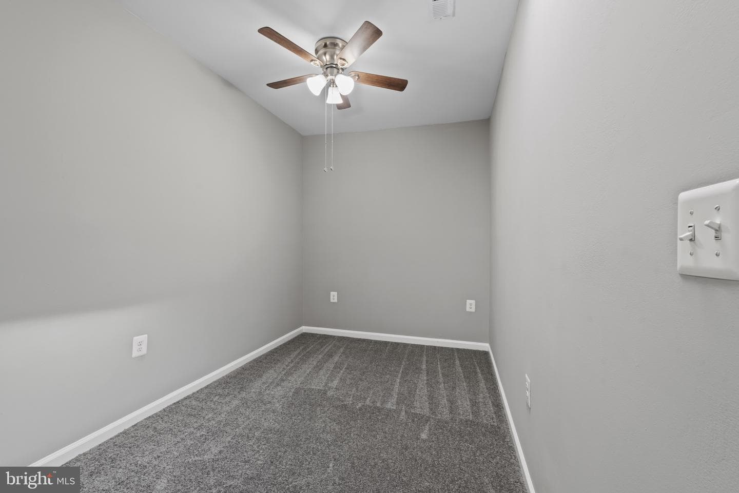 425 Ilchester Avenue photo 21