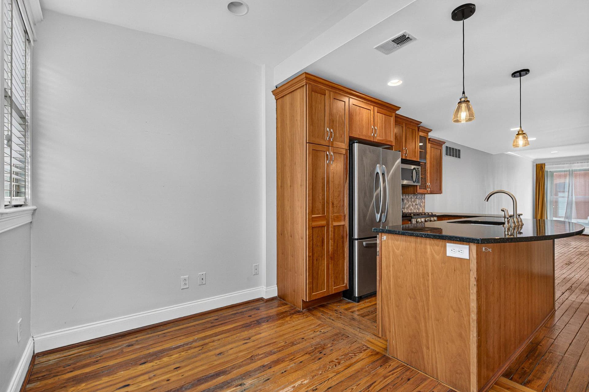8 N Decker Avenue photo 12