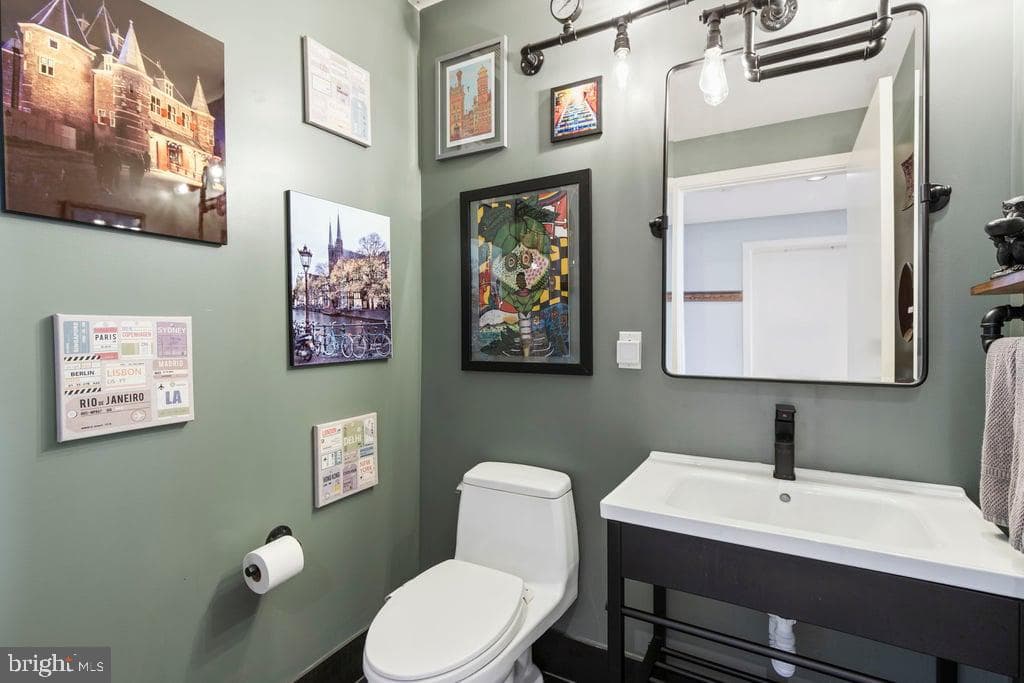 1200 Steuart Street #528 photo 27