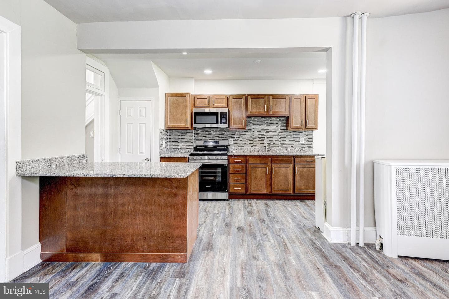 3611 W Garrison Avenue photo 12