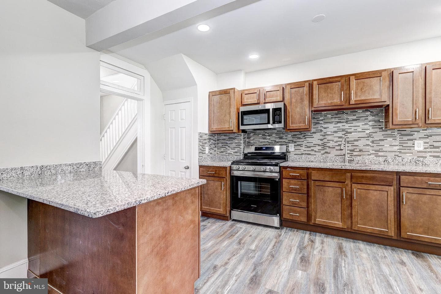 3611 W Garrison Avenue photo 14