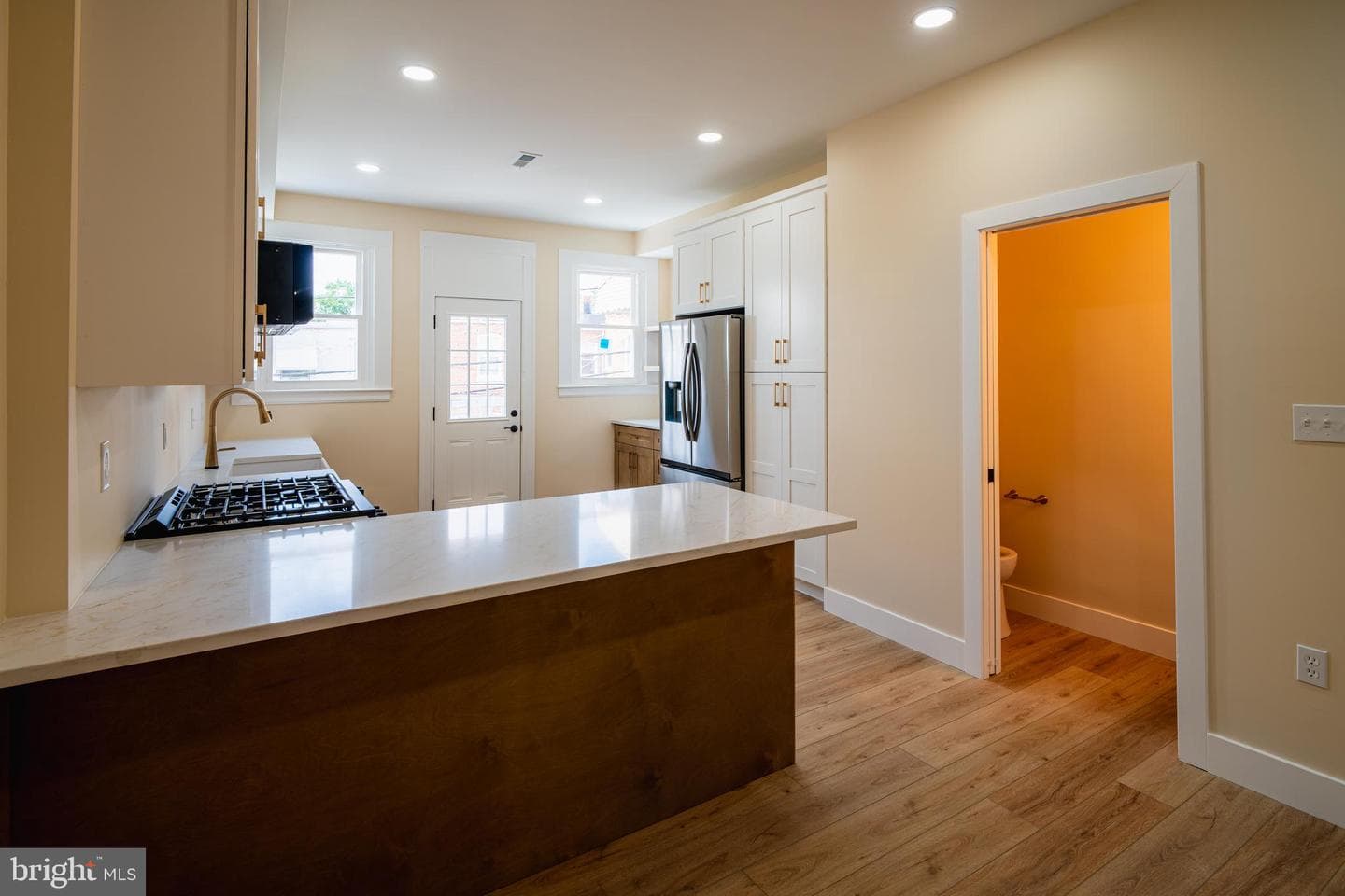 1230 W 37th Street photo 10