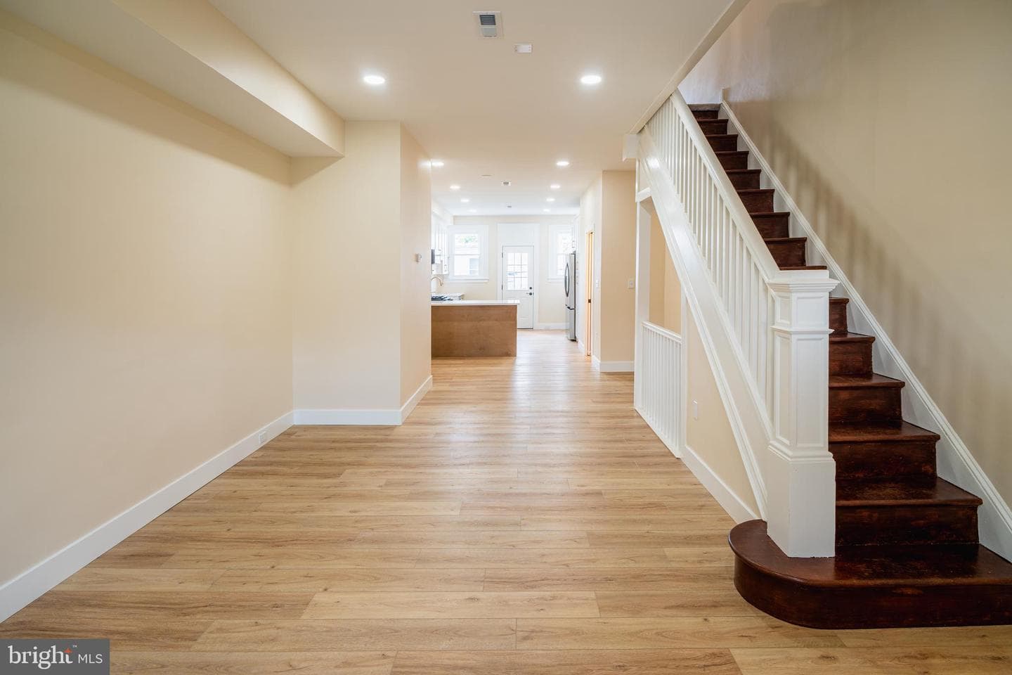 1230 W 37th Street photo 4