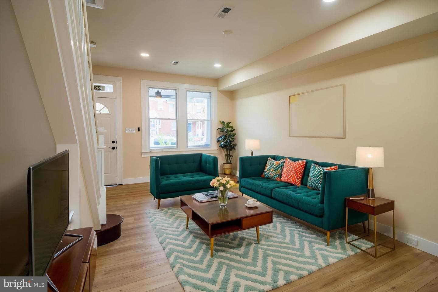 1230 W 37th Street photo 8