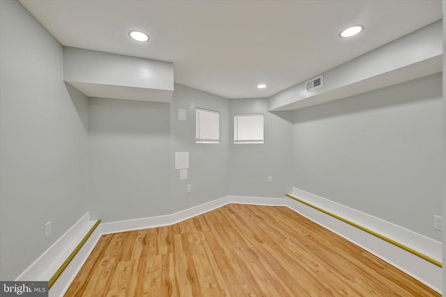 2512 Hollins Street photo 17