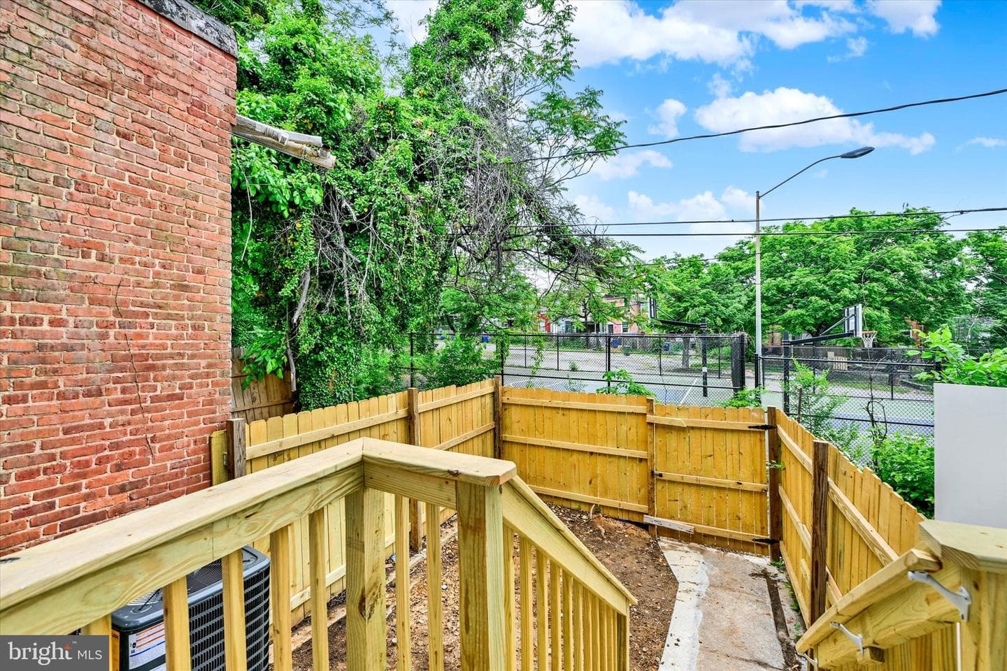 2512 Hollins Street photo 22
