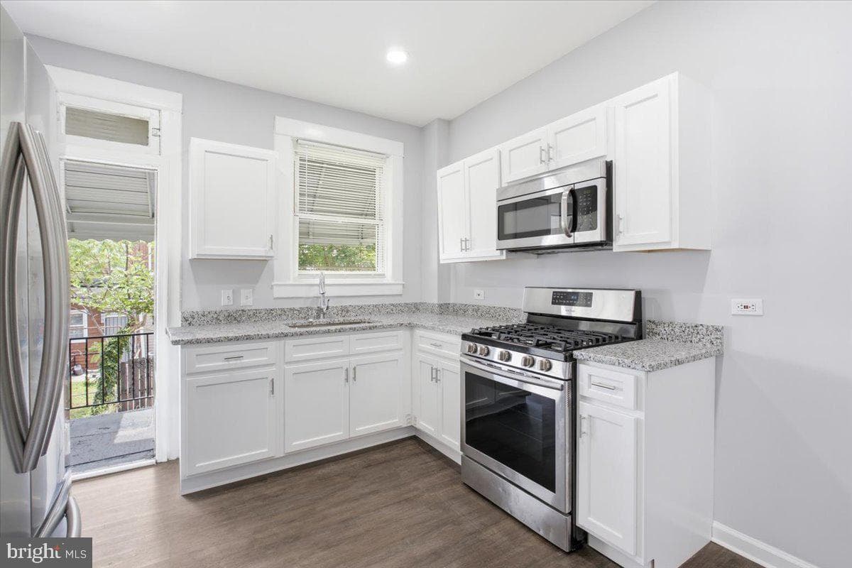 1231 N Potomac Street photo 9