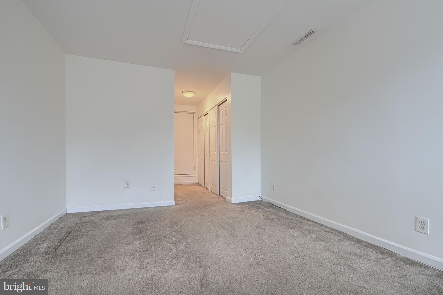12 N Bradford Street photo 16