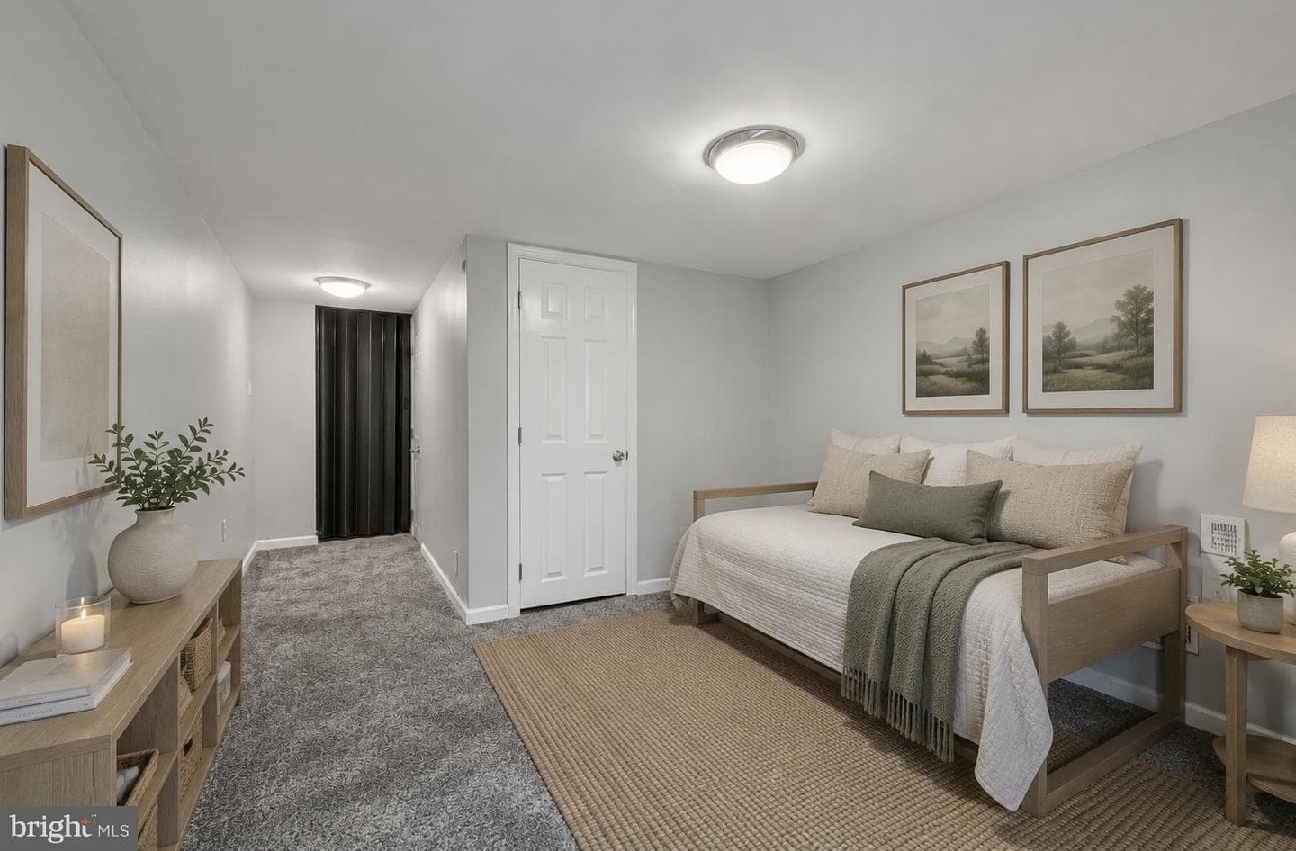12 N Bradford Street photo 20