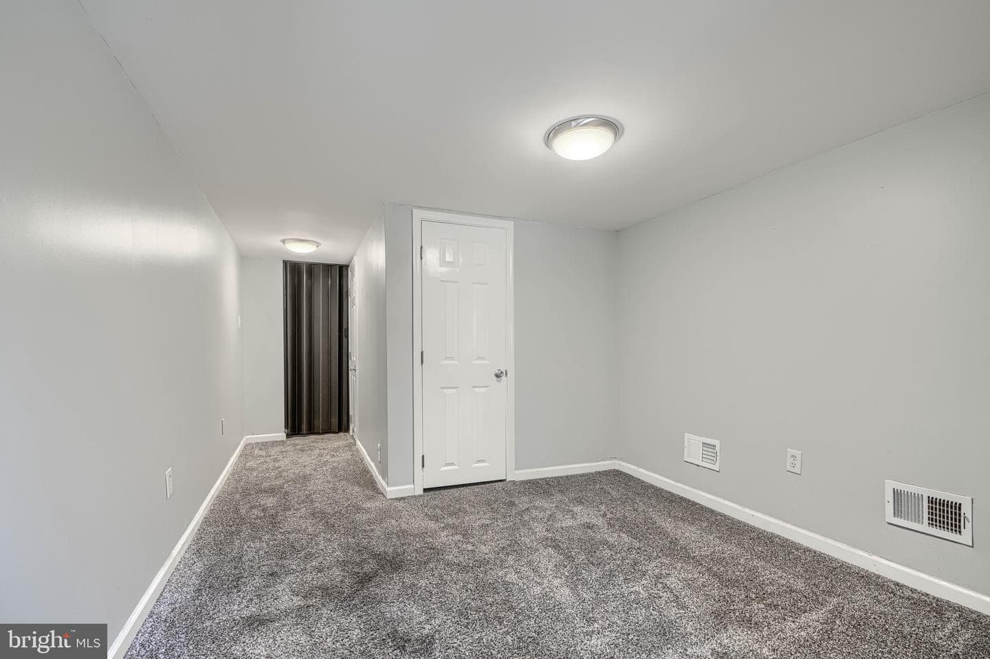 12 N Bradford Street photo 21