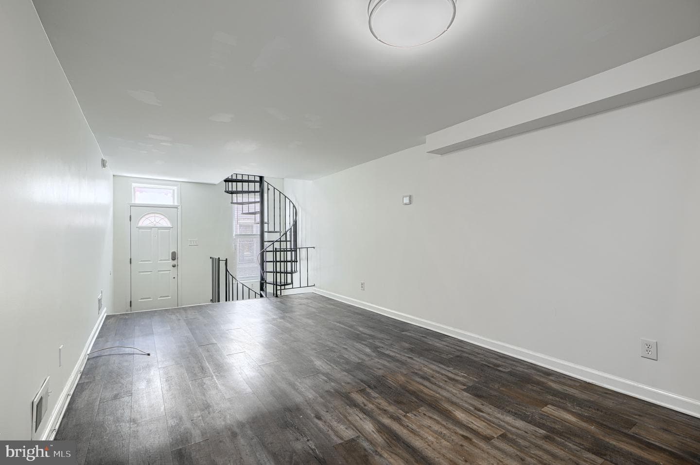 12 N Bradford Street photo 5