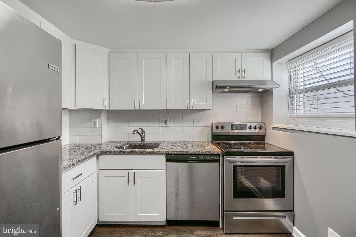 12 N Bradford Street photo 9