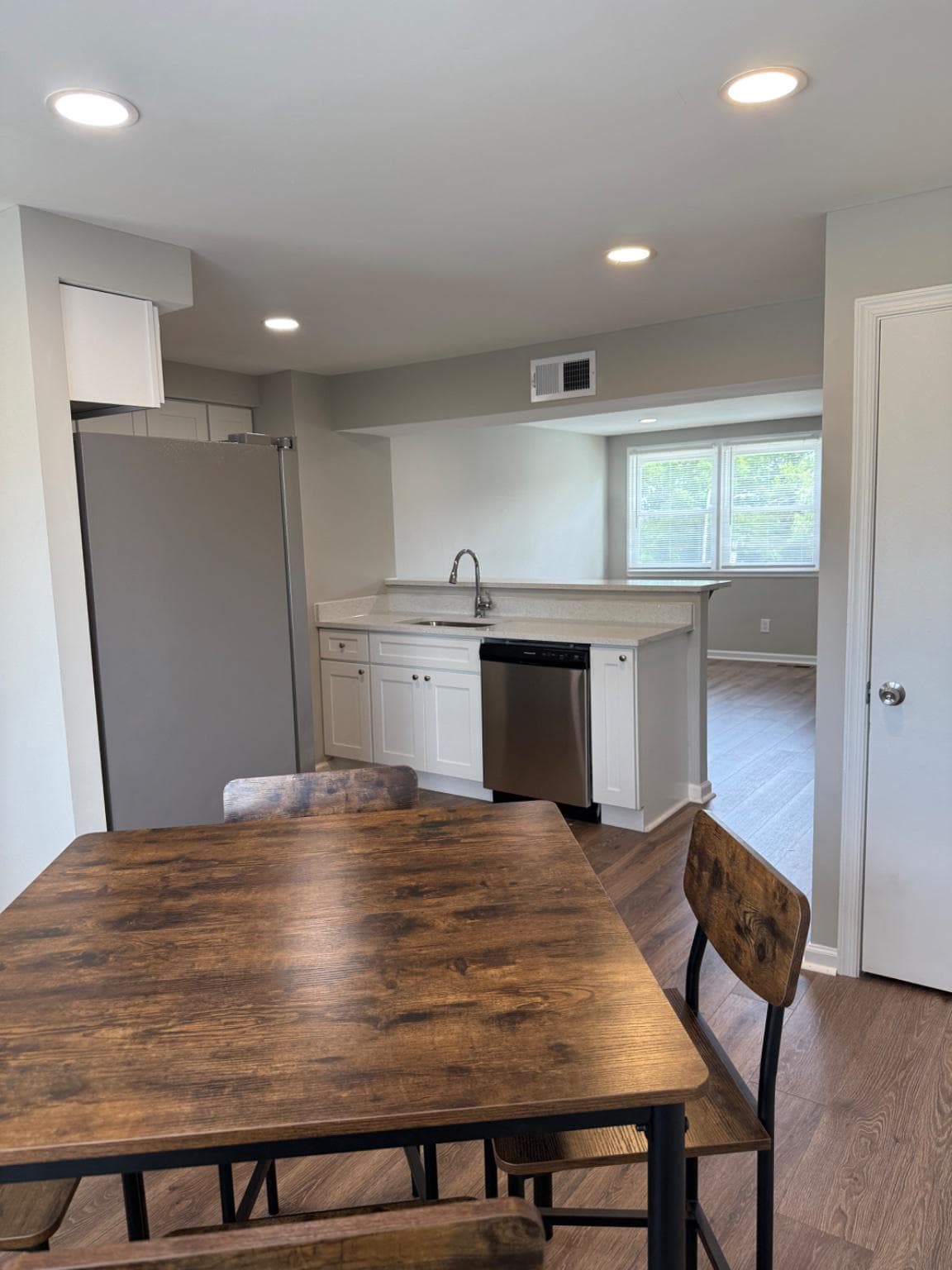 2908 Mallview Road photo 9