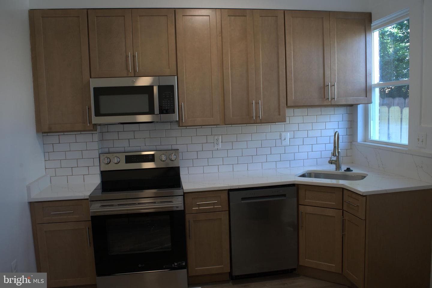 117 S Wickham Rd photo 32