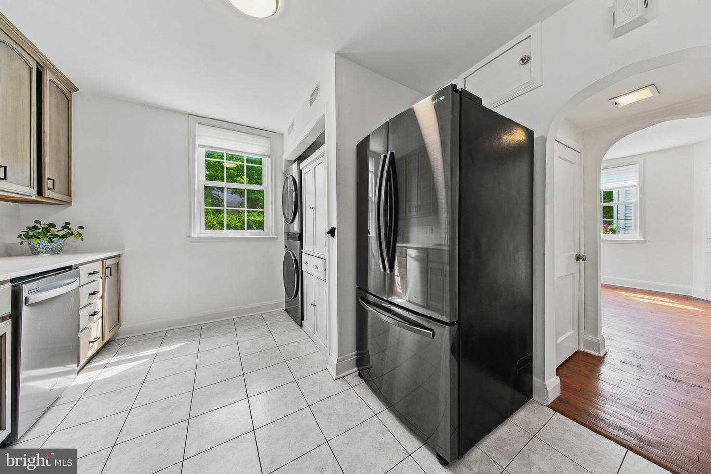 5710 Greenspring Avenue photo 12
