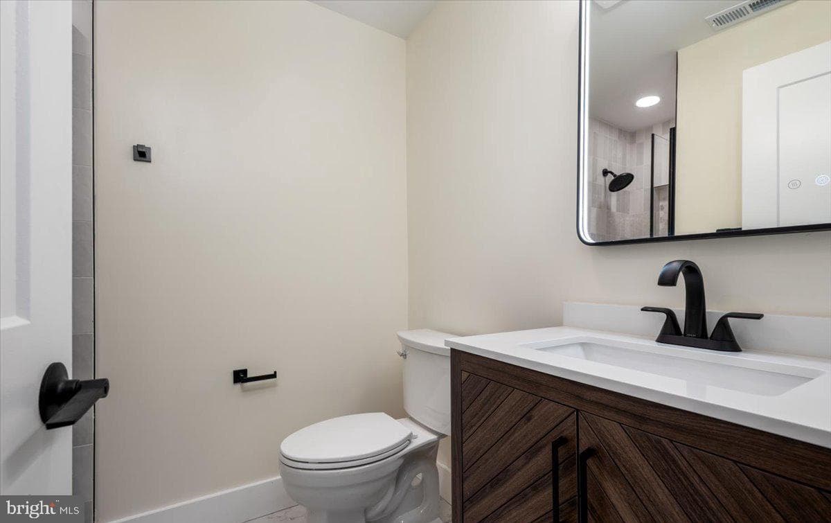 2918 E Cold Spring Lane photo 22