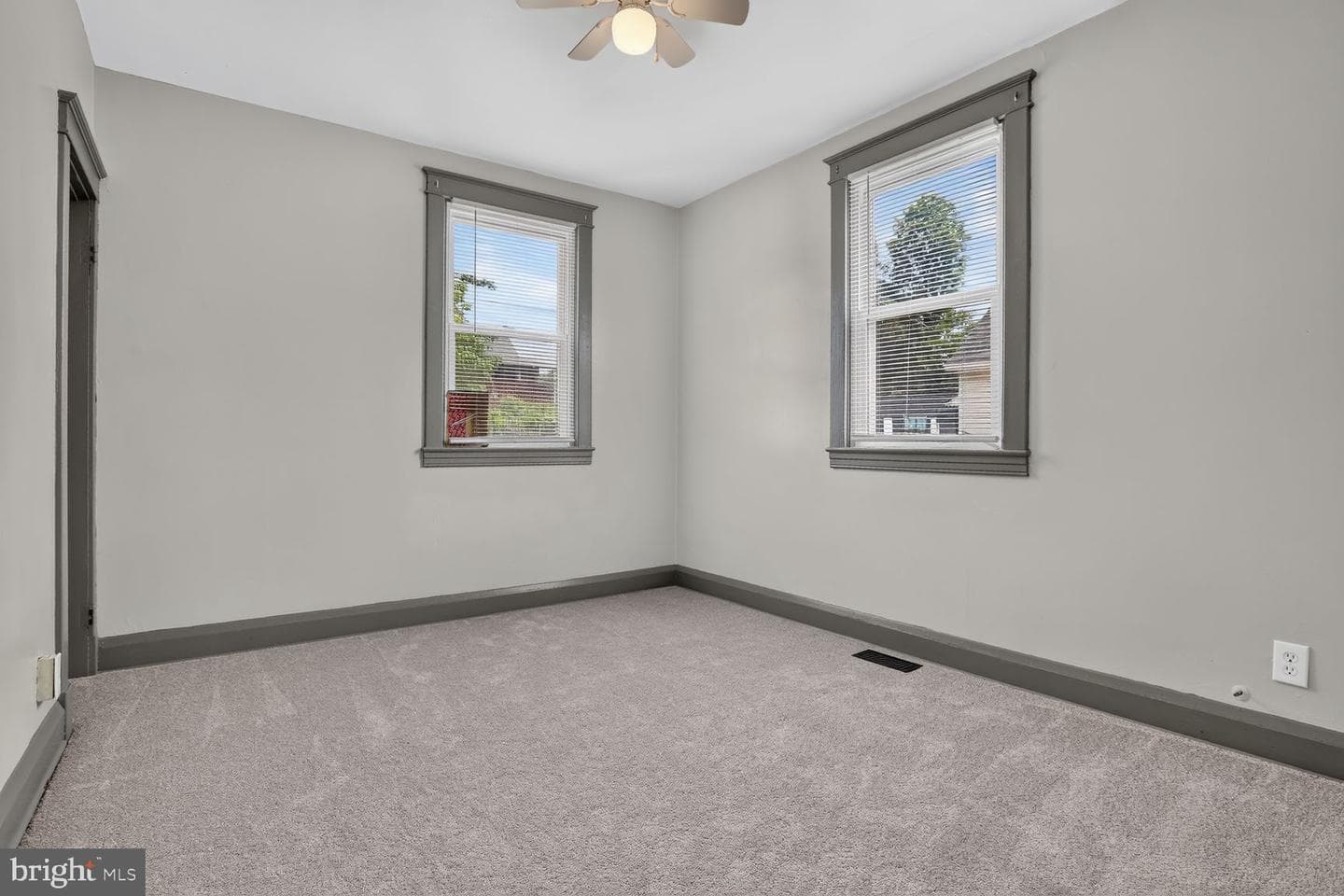 2600 Roselawn Avenue photo 12