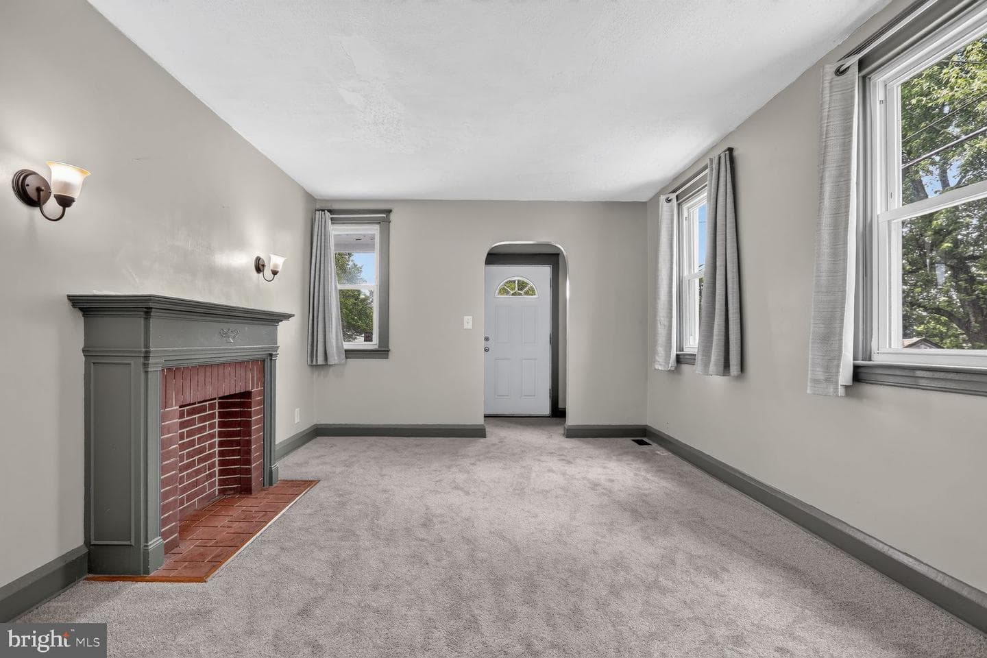 2600 Roselawn Avenue photo 5