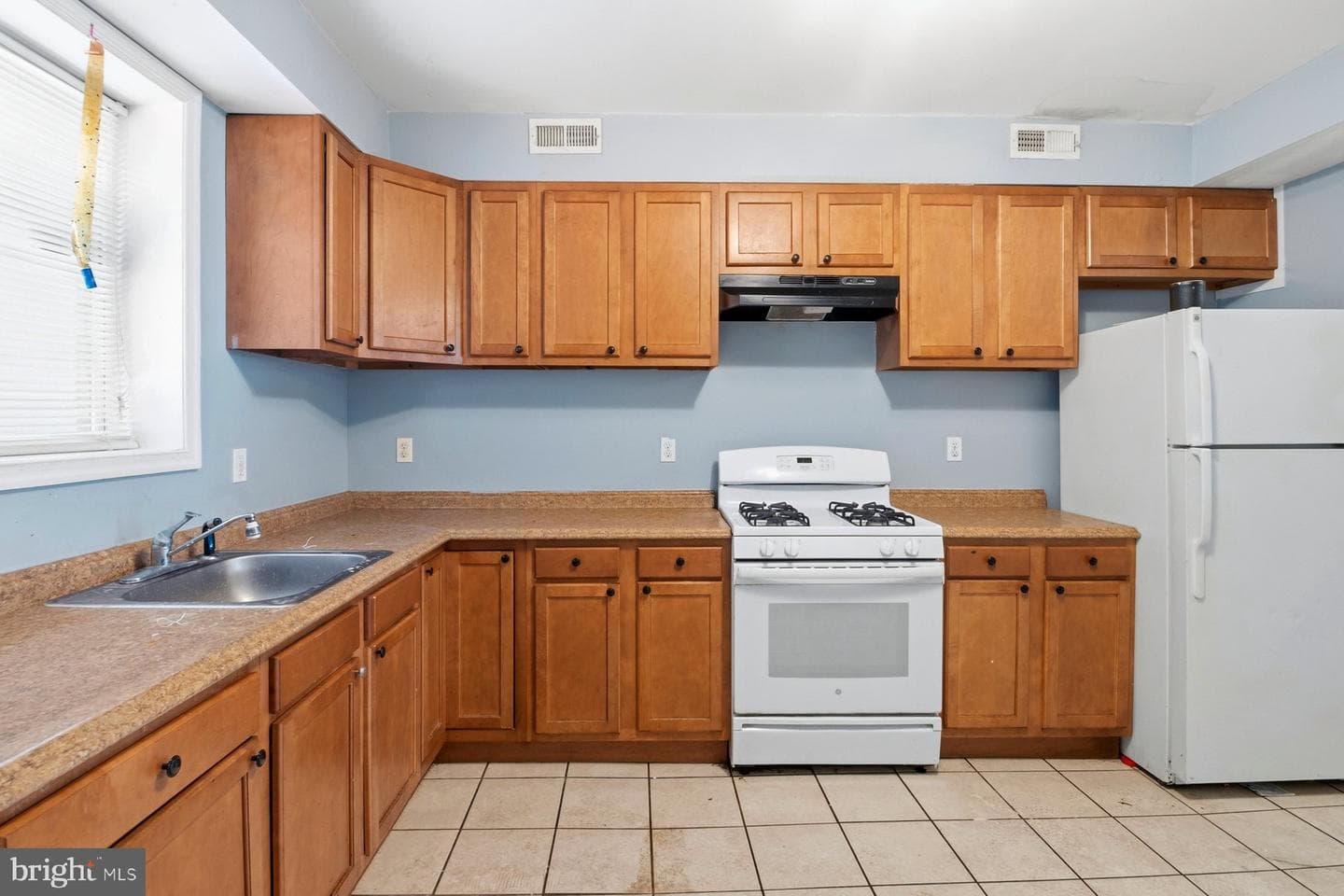 762 Bartlett Avenue photo 10