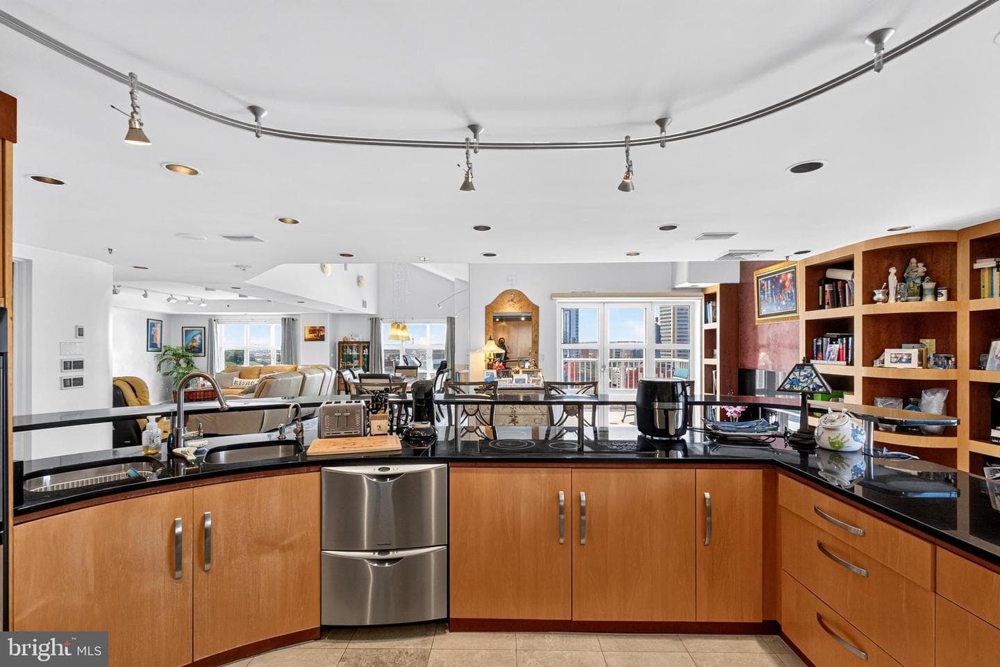 250 President Street #1402, Baltimore
