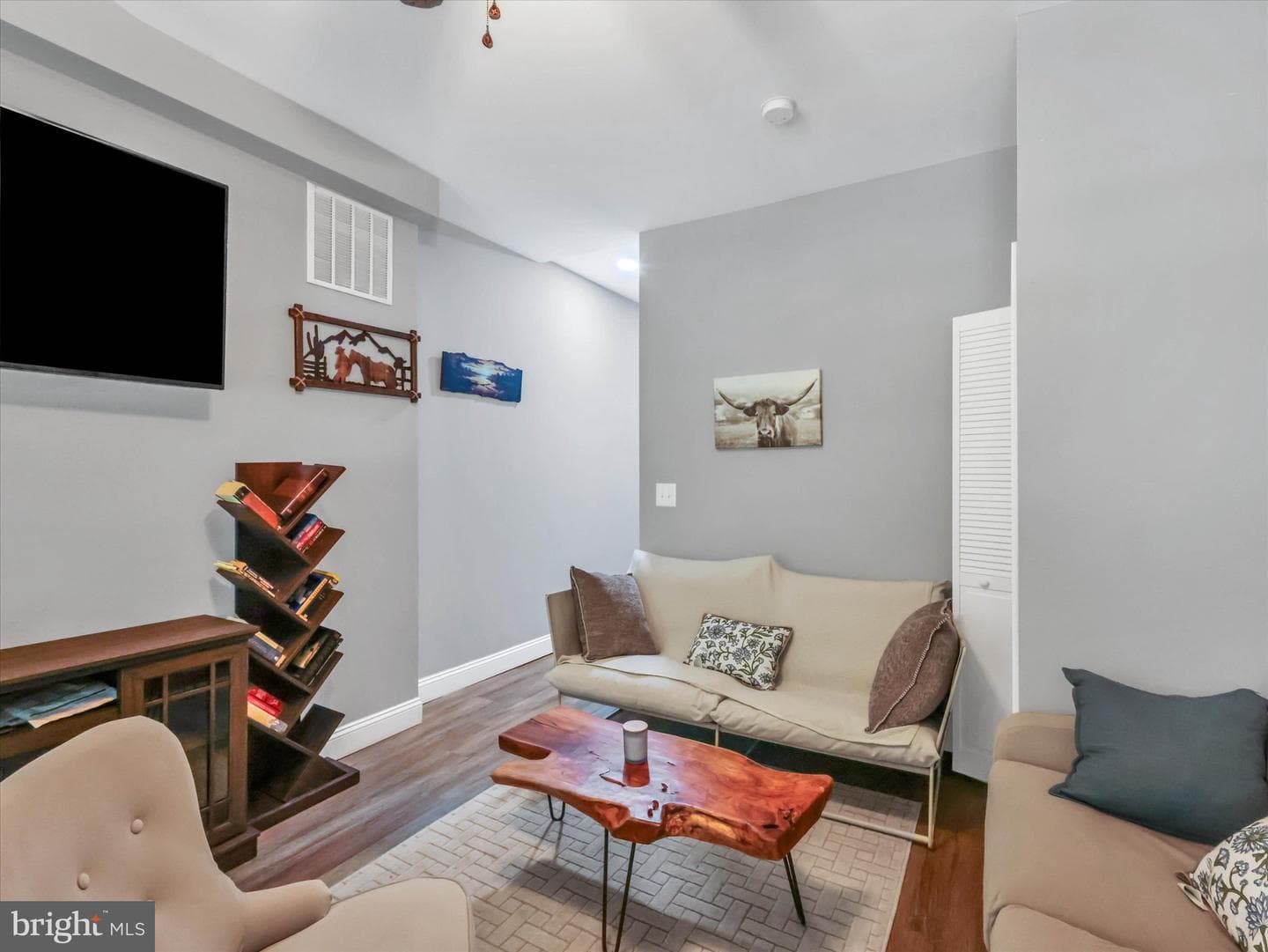 555 Presstman St photo 9