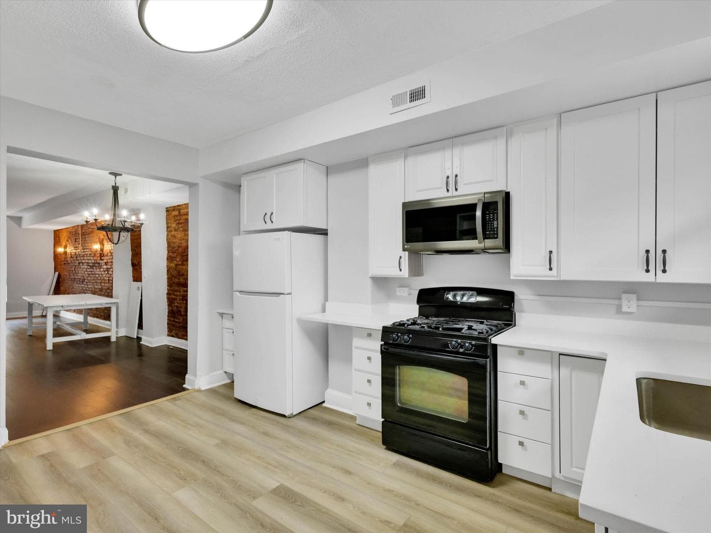 3009 McElderry St photo 16