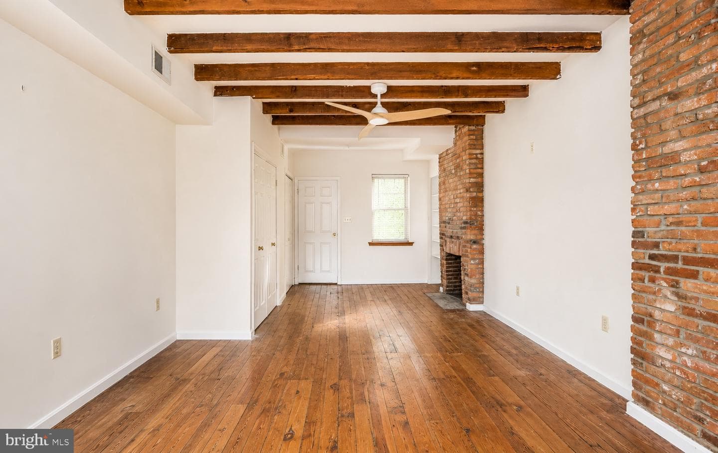 115 E West Street photo 12
