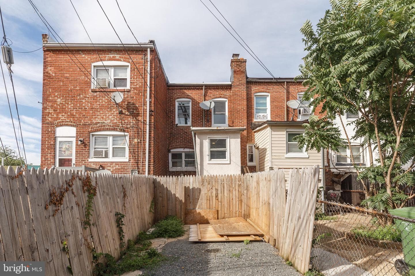 1003 Bonaparte Avenue photo 21