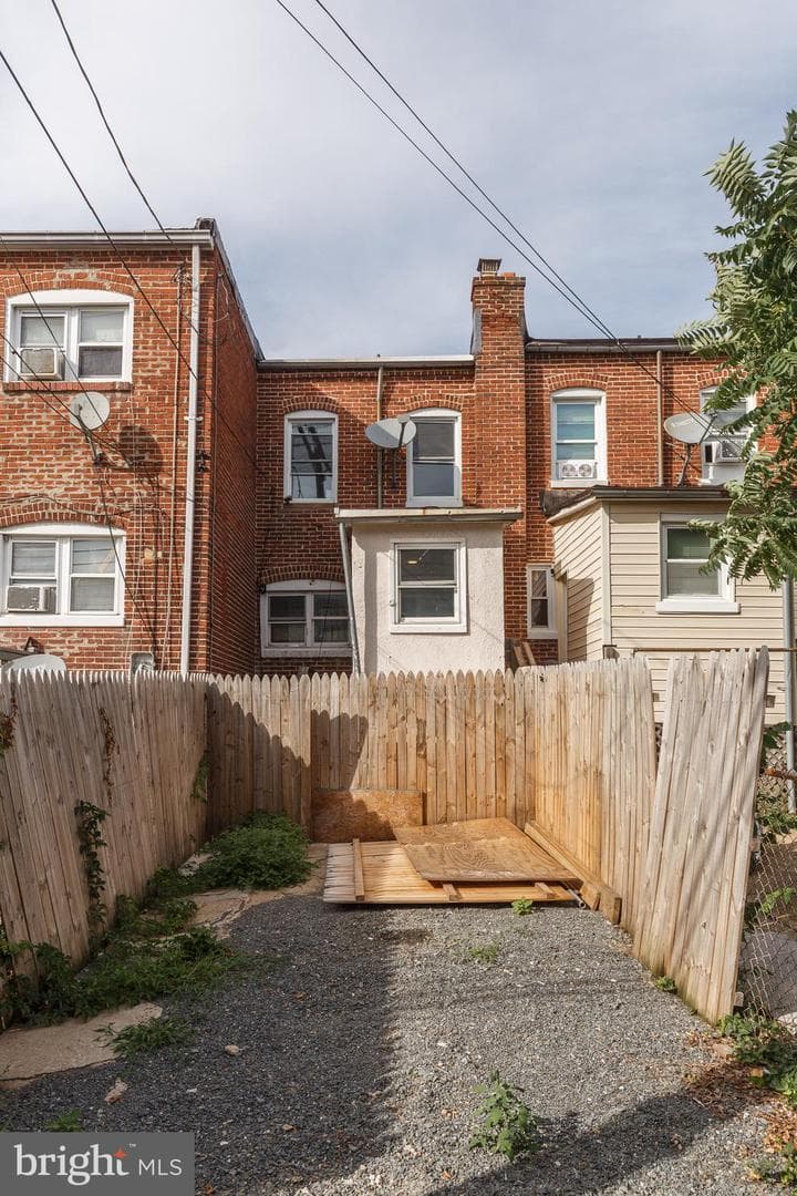 1003 Bonaparte Avenue photo 22