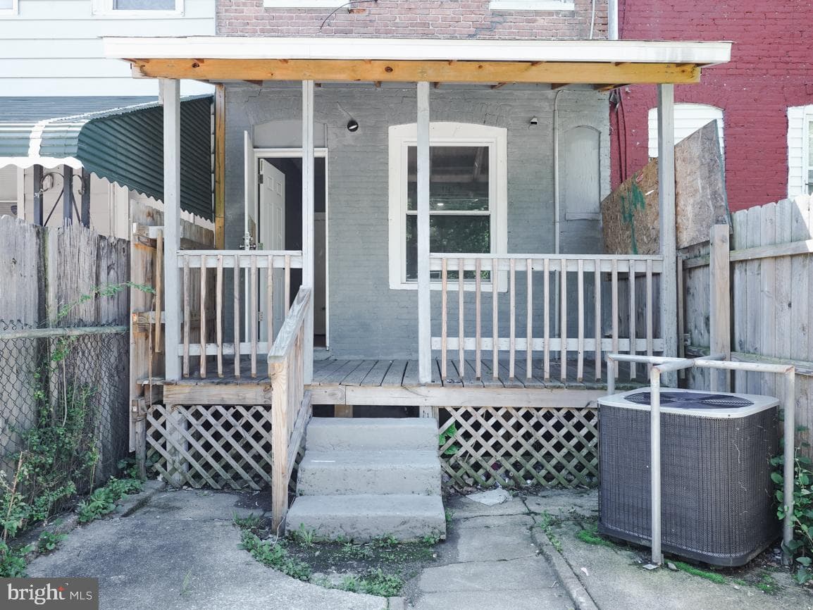2410 Frederick Avenue photo 21