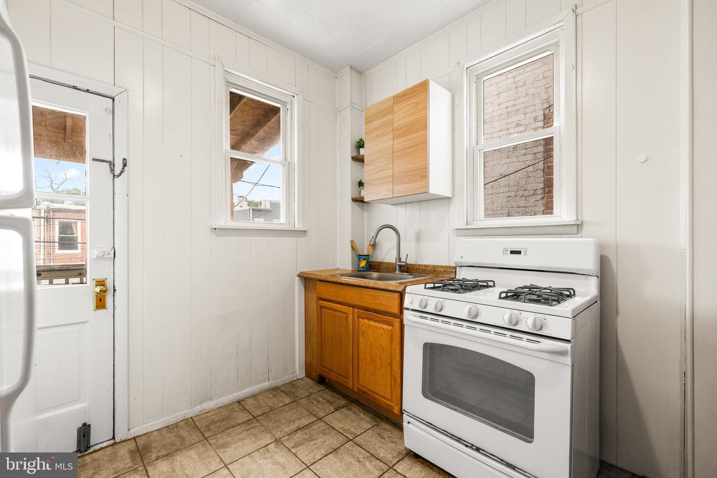 1238 W 37th Street photo 10