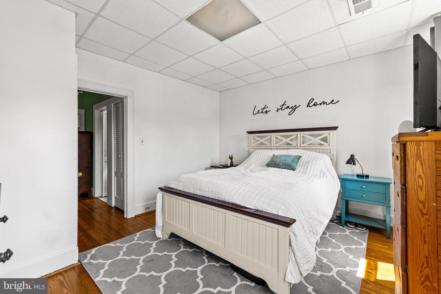 1238 W 37th Street photo 17