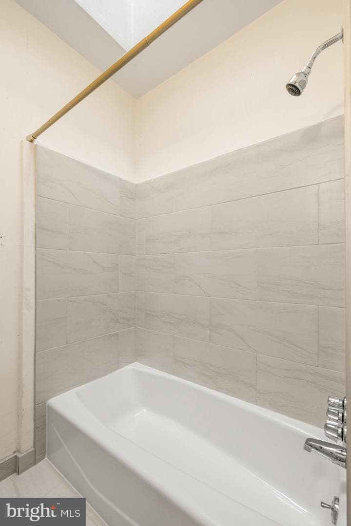 1238 W 37th Street photo 20