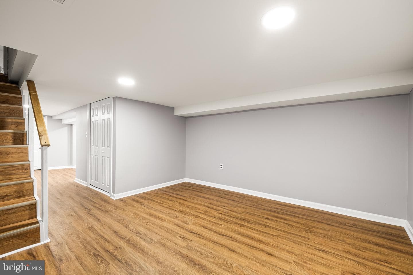 1238 W 37th Street photo 29