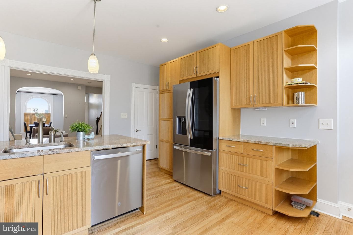 204 S East Avenue photo 11