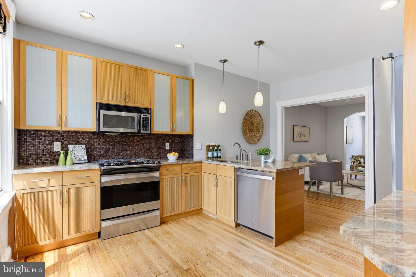 204 S East Avenue photo 9