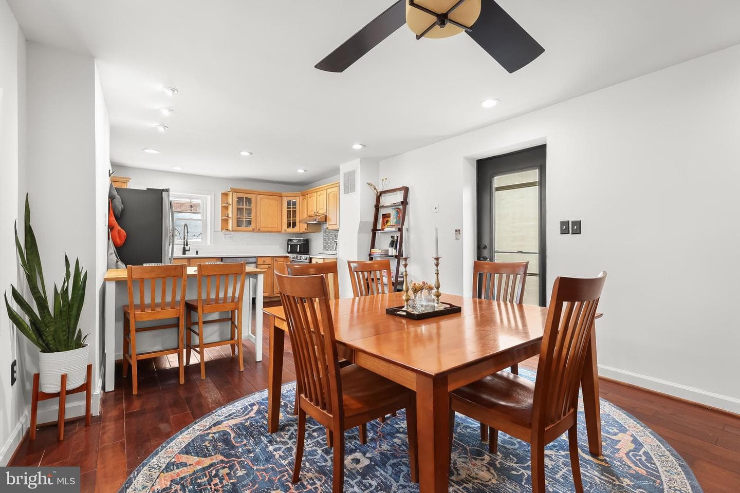 3200 E Lombard Street photo 20