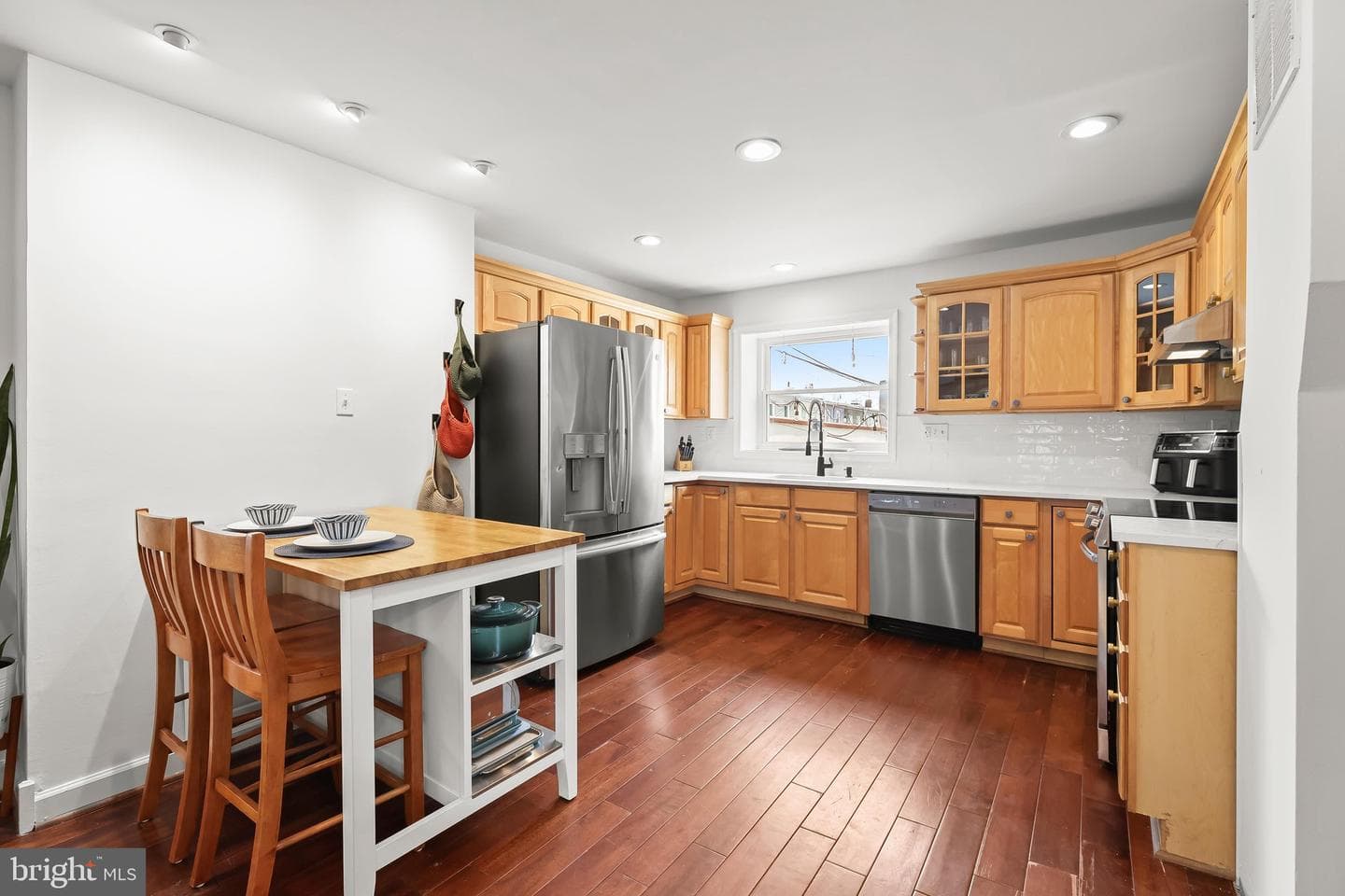 3200 E Lombard Street photo 21