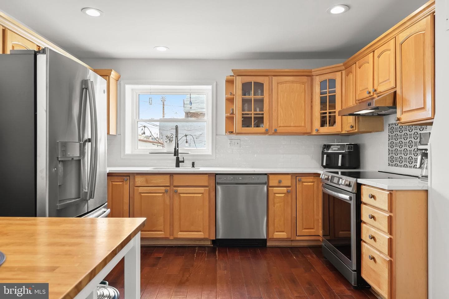 3200 E Lombard Street photo 23