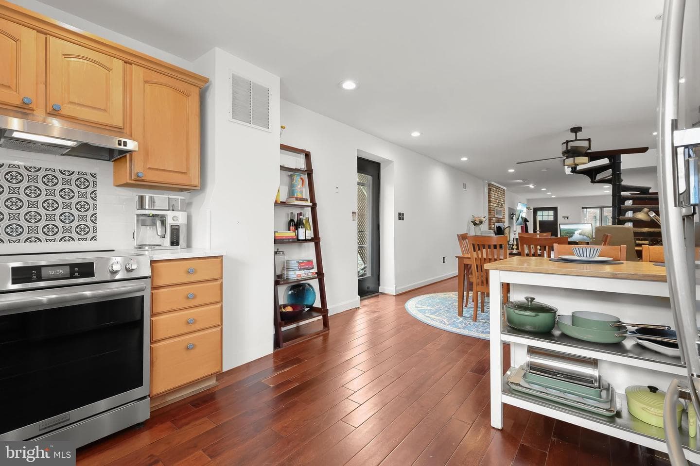3200 E Lombard Street photo 29