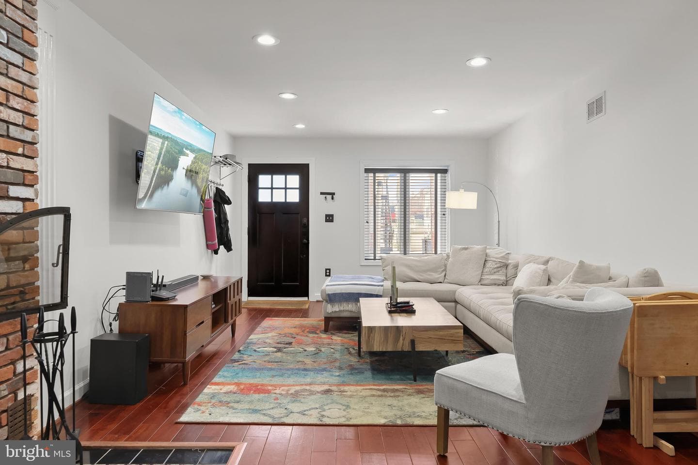 3200 E Lombard Street photo 3