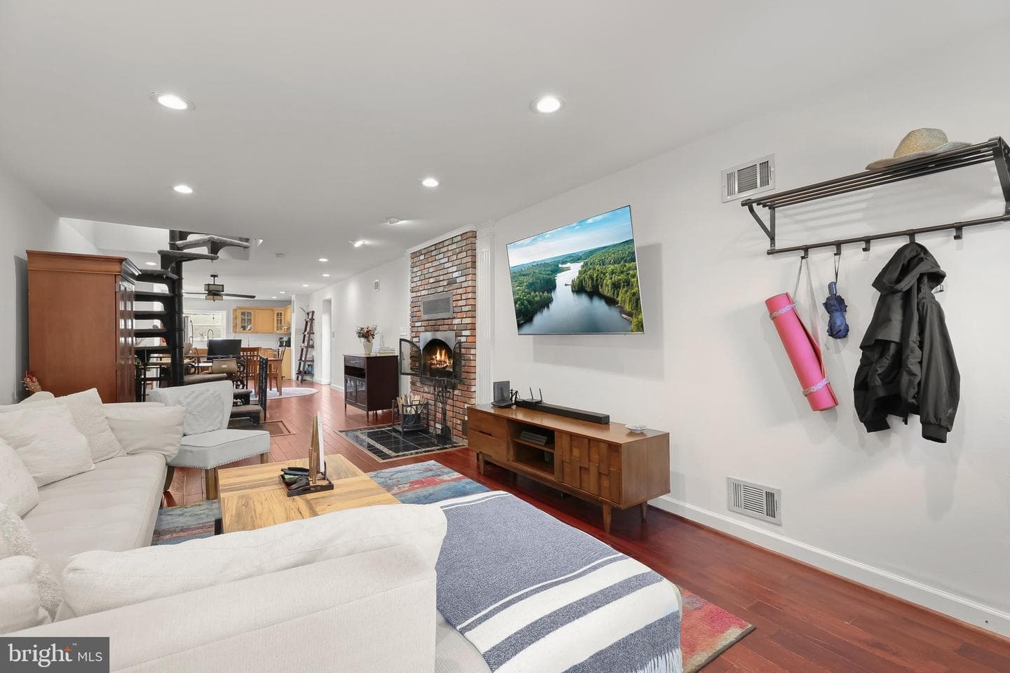 3200 E Lombard Street photo 4